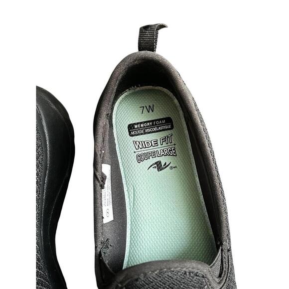 Comfortable Wide Fit Slip-On Shoes - Size 7W - Picture 3 of 9